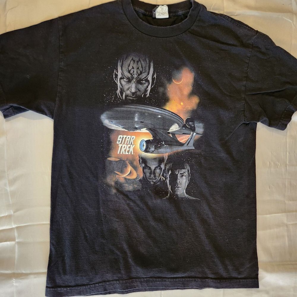 Vintage Star Trek T Shirt Size L Starship‎ Enterprise Chris Pine Zachary Quinto